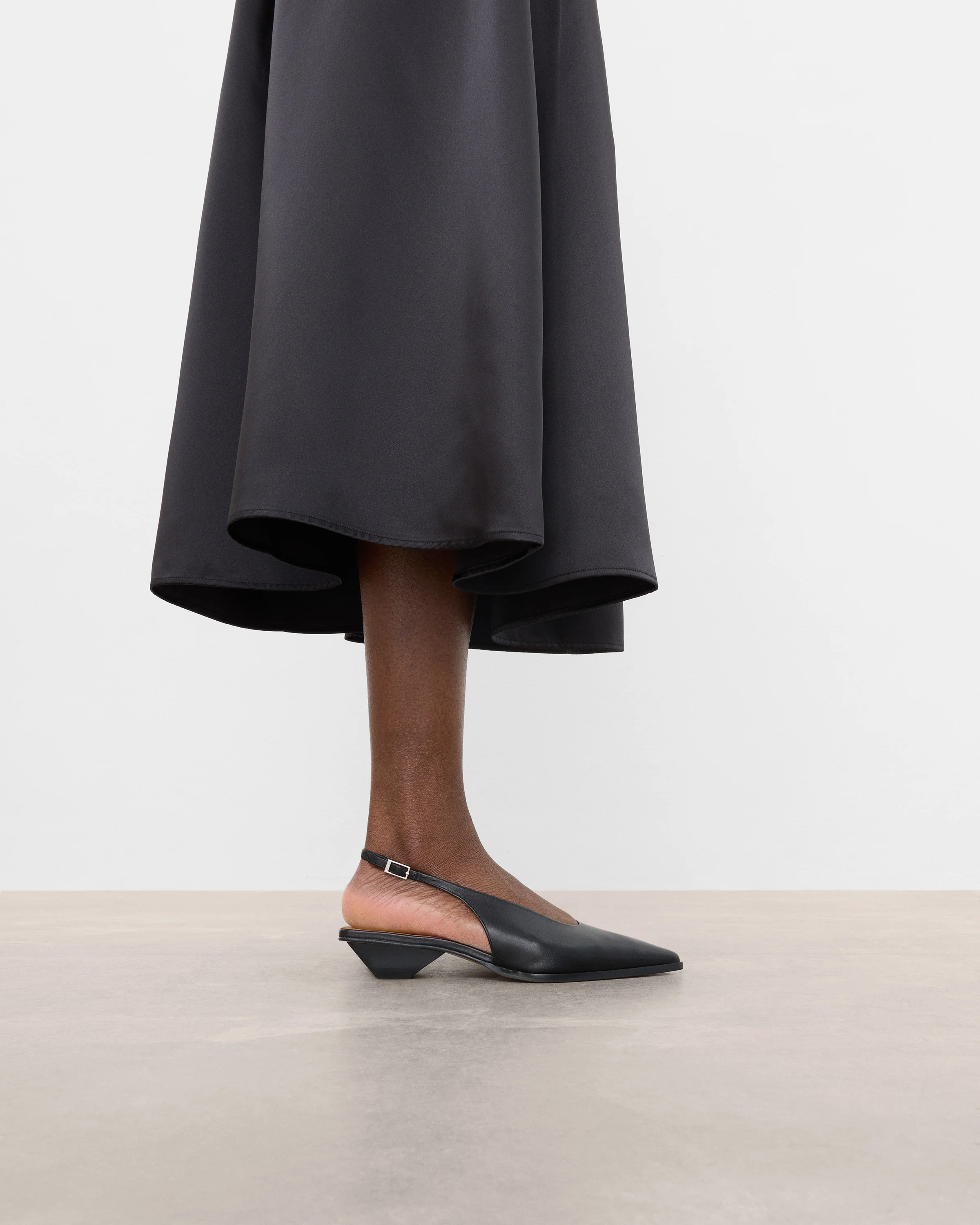 Avalon Leather Black - Image 3