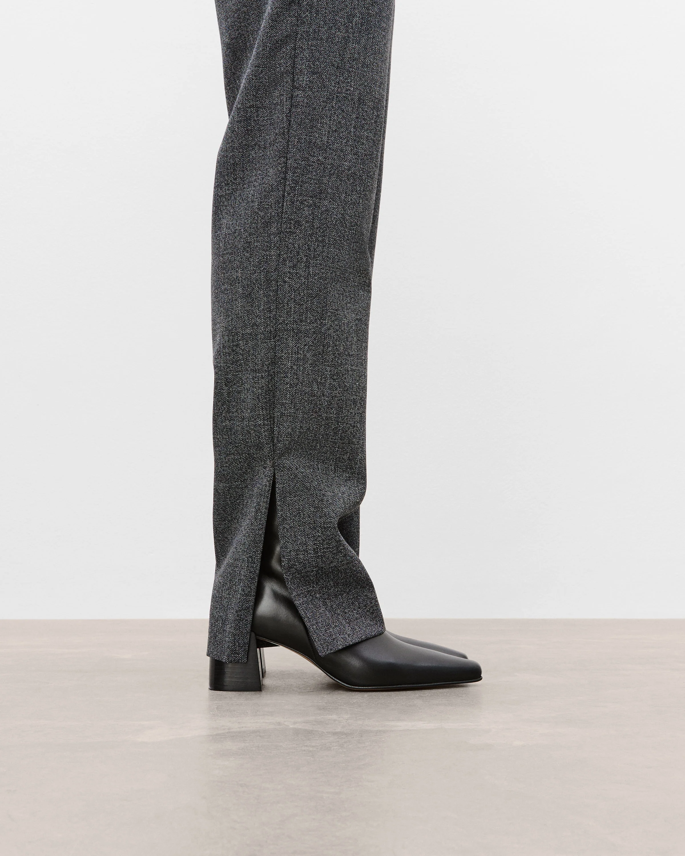 Gill Leather Black - Image 3