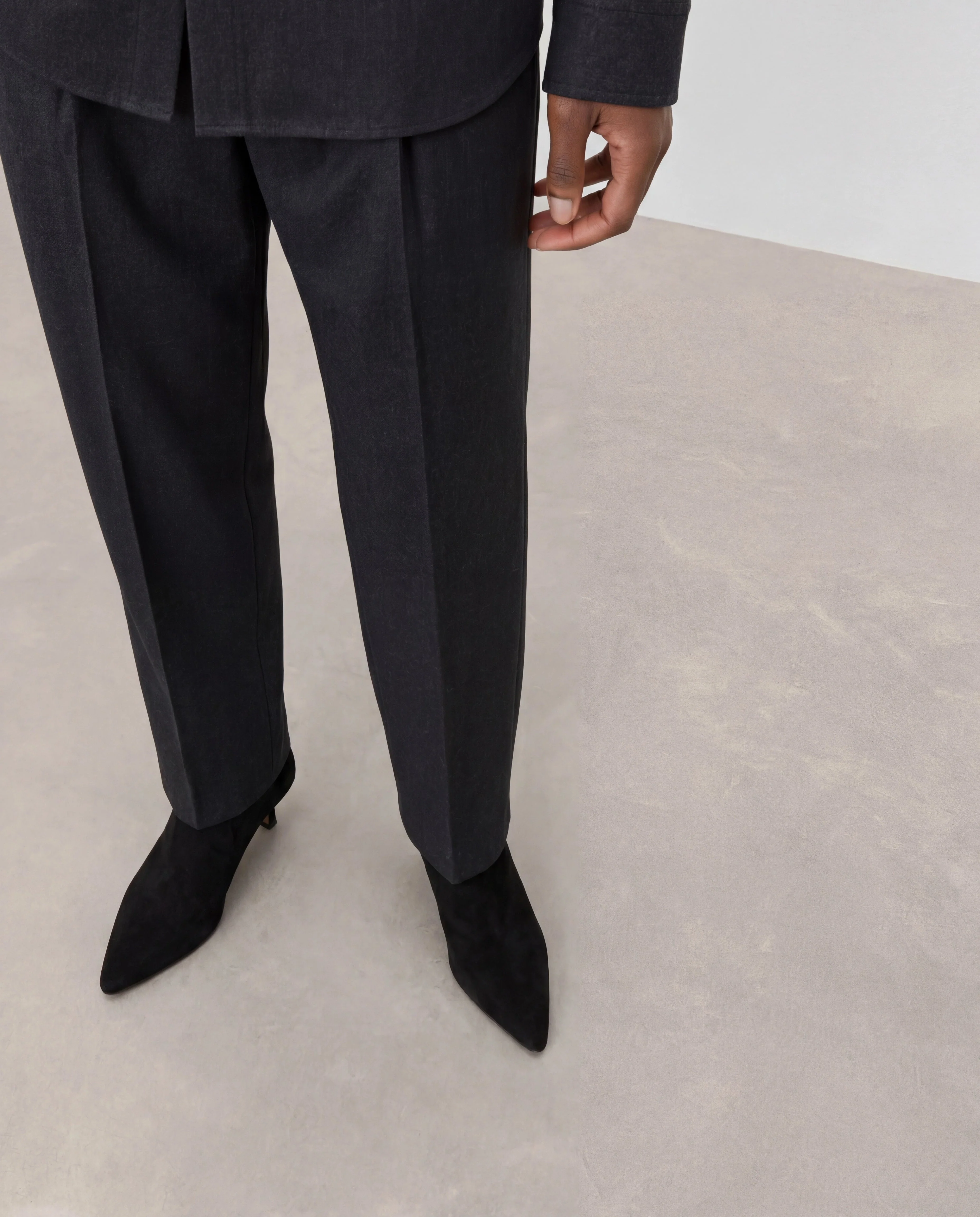 Monroe Suede Black - Image 2