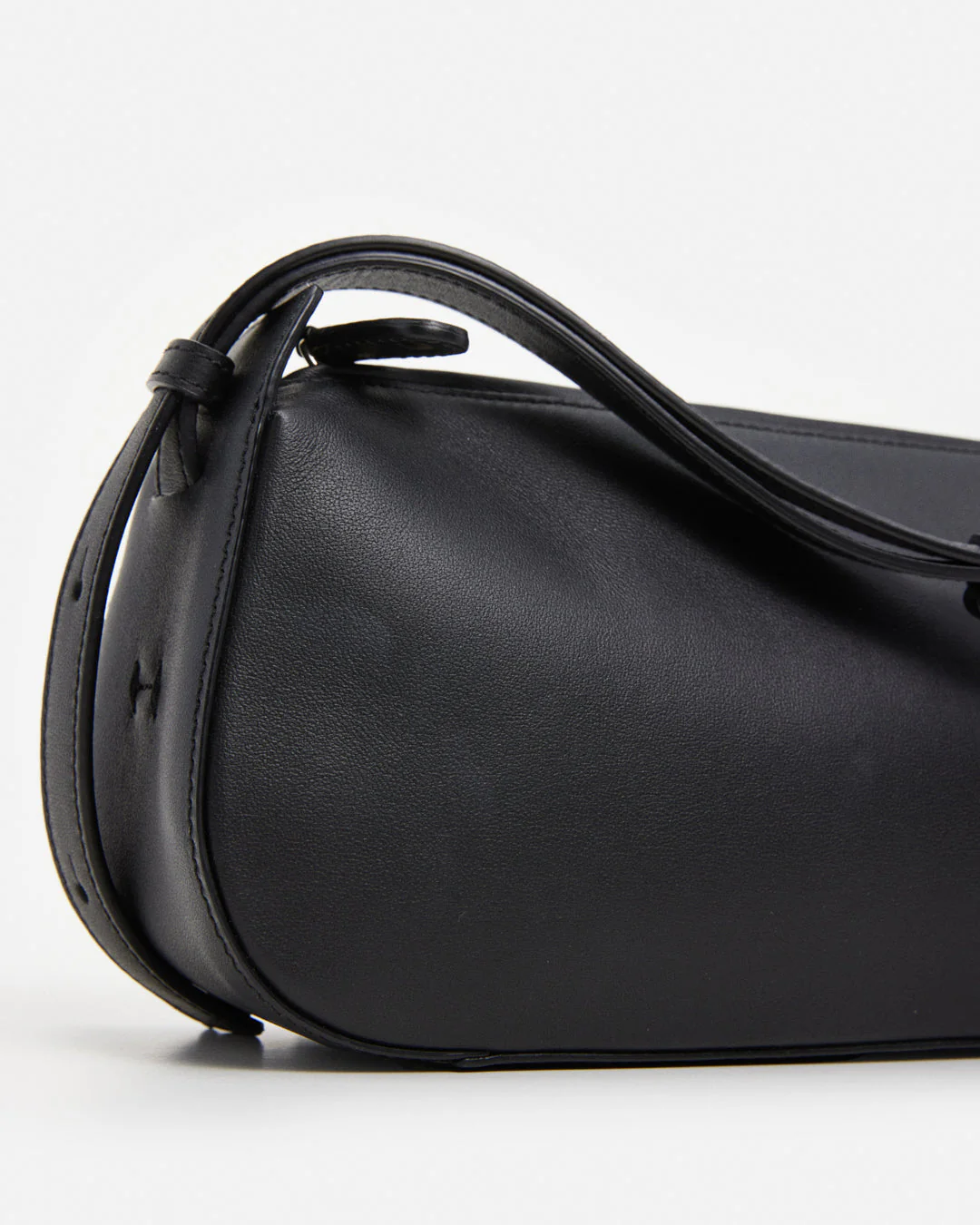 Tuna Shoulder Bag Leather Black - Image 4
